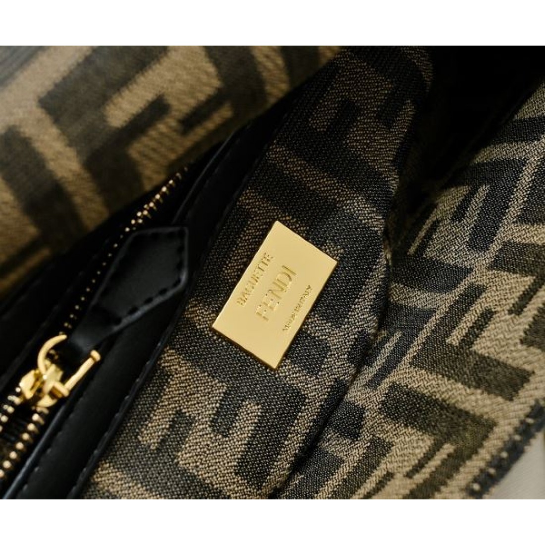 今季イチオシ FENDI フェンデイ コピー トートバッグ 季節感たっぷり