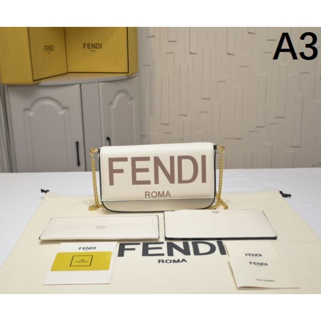 FENDI フェンデイ コピー トートバッグ 洗練されたシンプルさと軽やかさが魅力