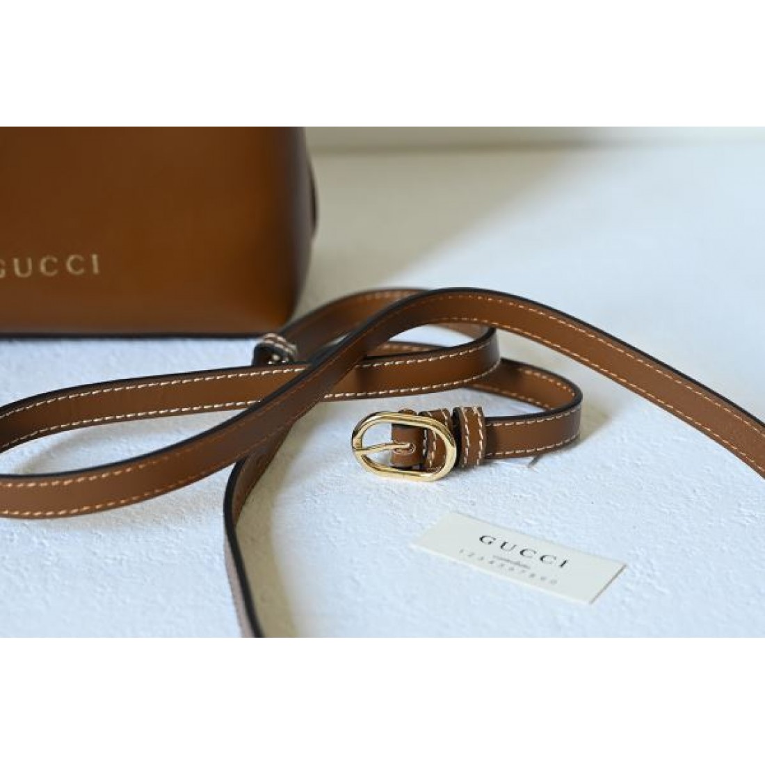GUCCI グッチ 偽物 トートバッグ 優雅でカジュアルな雰囲気を演出