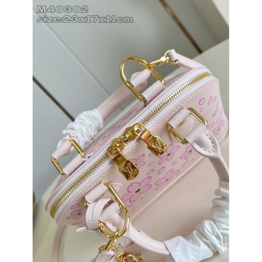 タイムレスでスタイリッシュな LOUIS VUITTON ルイヴィトン 偽物 トートバッグ