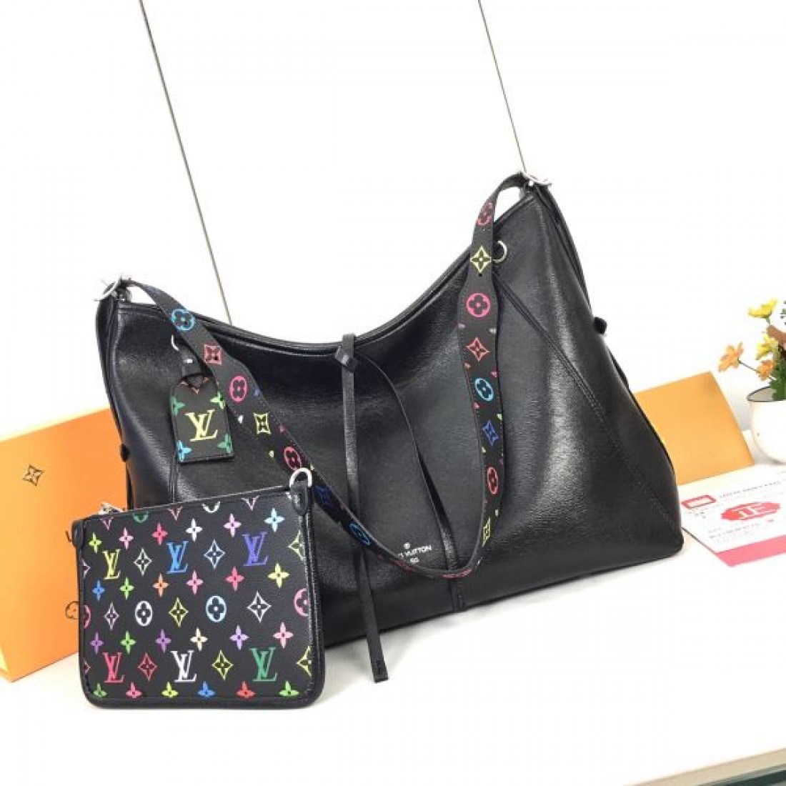 ルイヴィトン 偽物 トートバッグ LOUIS VUITTON 上質でスマートな佇まい