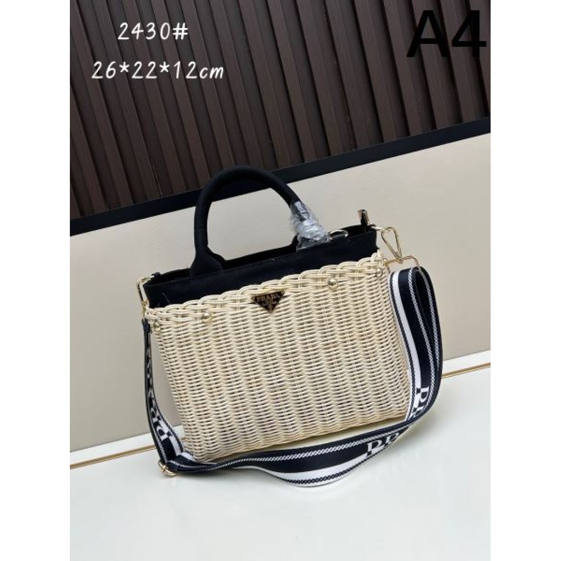 モダンかつ機能的な PRADA プラダ スーパーコピー トートバッグ で差をつける