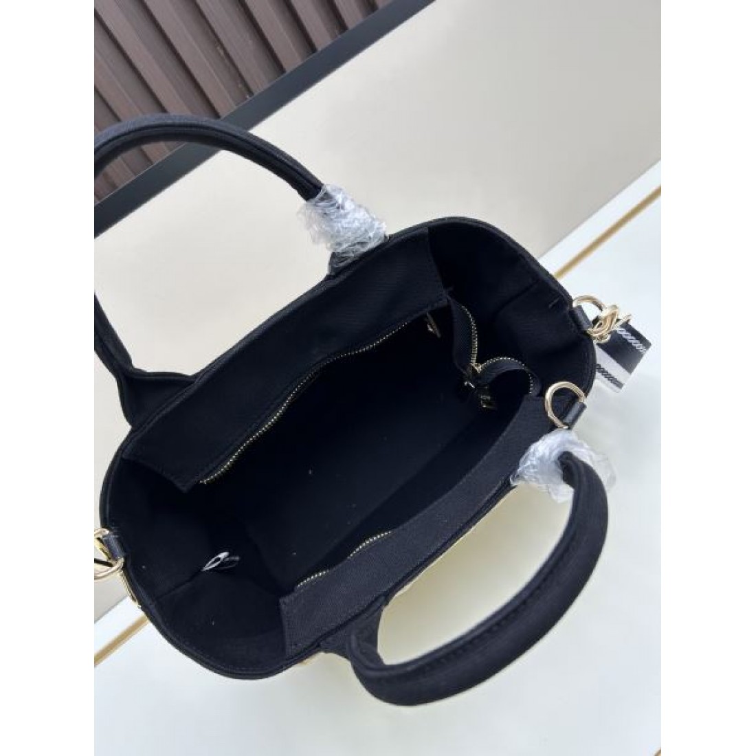 モダンかつ機能的な PRADA プラダ スーパーコピー トートバッグ で差をつける