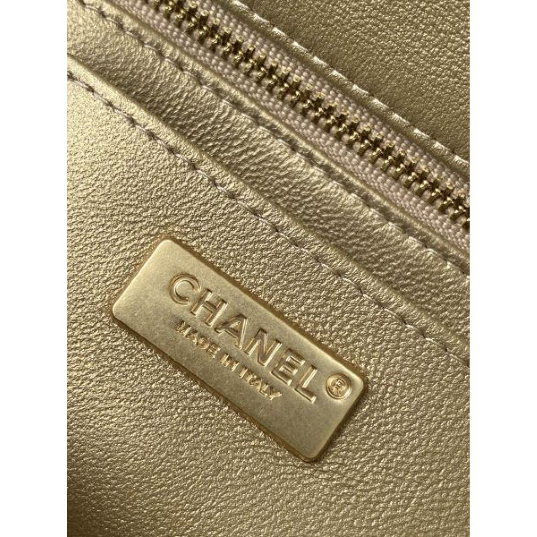 CHANEL シャネル スーパーコピー ショルダーバッグ 気品 柔らかさ