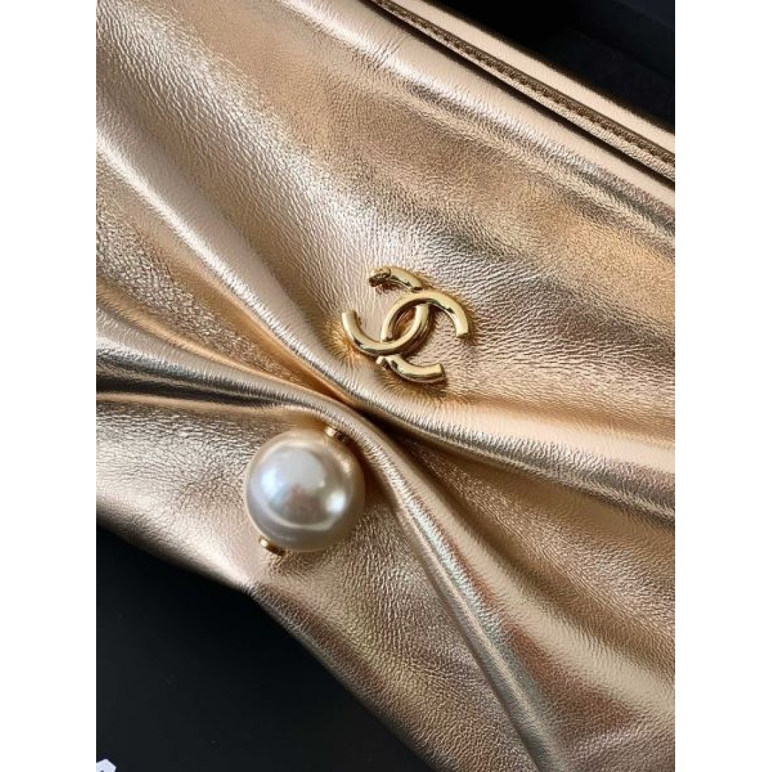 華やか CHANEL シャネル コピーショルダーバッグ モード感溢れる