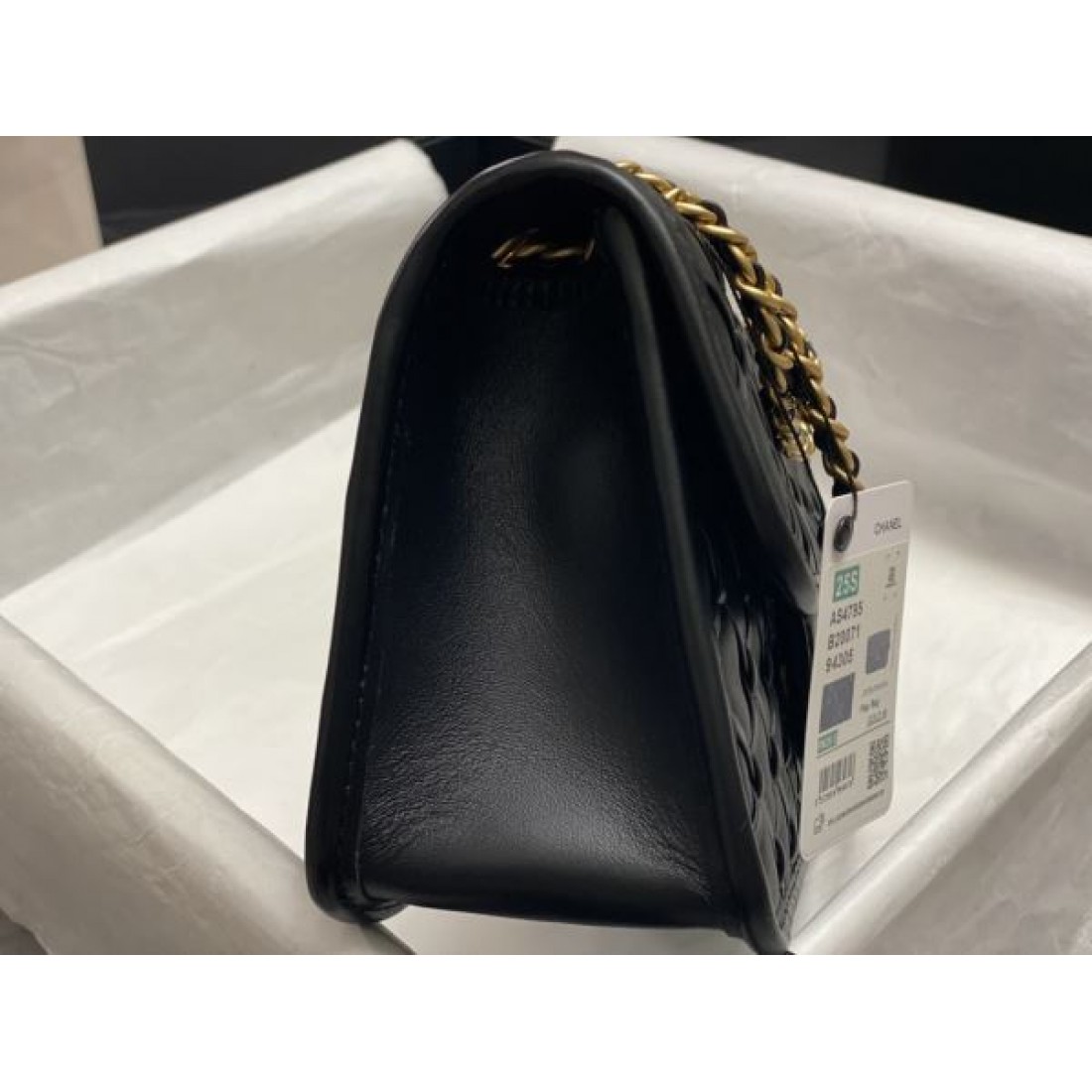 CHANEL シャネル コピーショルダーバッグ 軽やかさ 優雅な