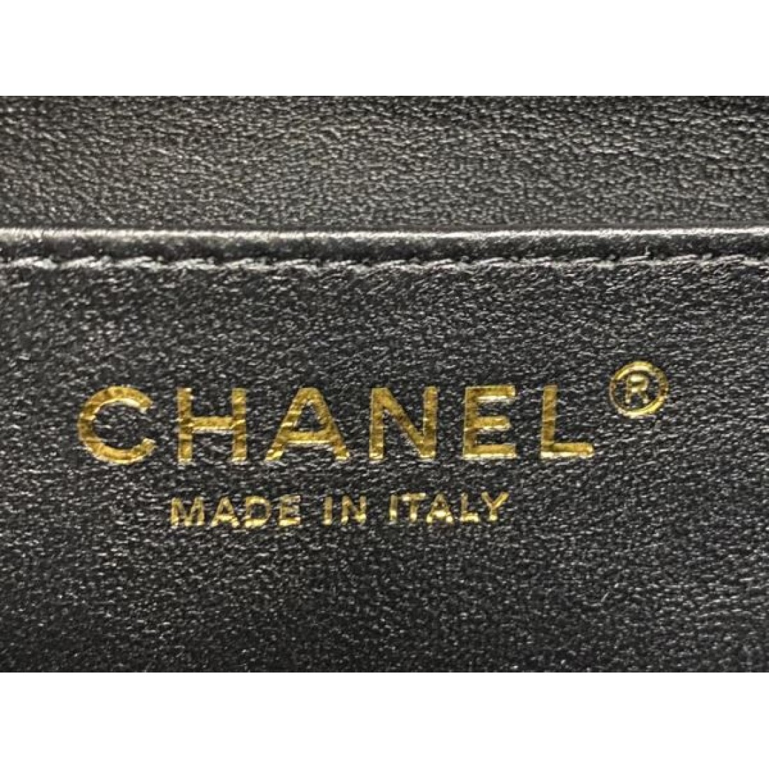 CHANEL シャネル コピーショルダーバッグ 軽やかさ 優雅な