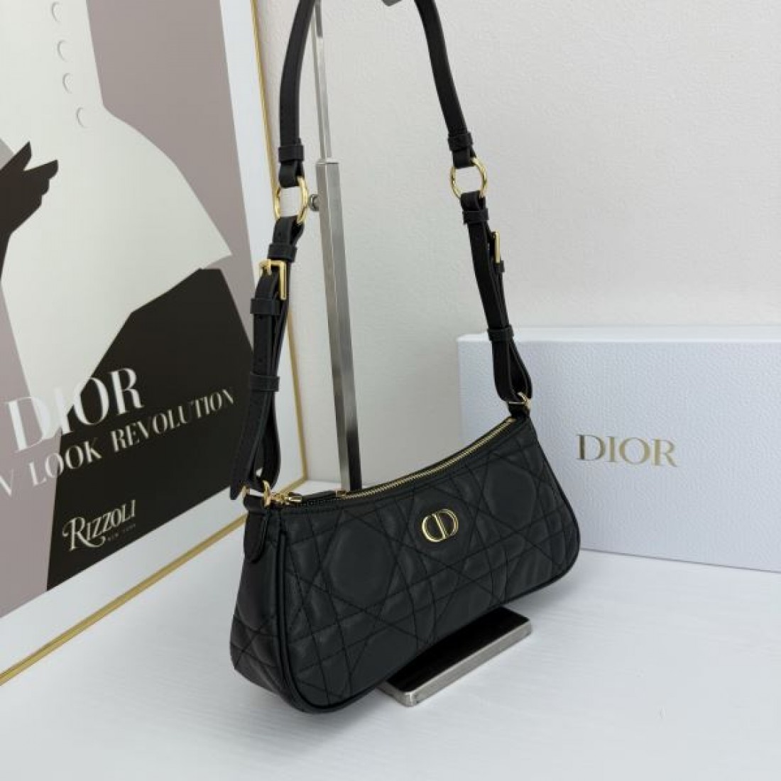DIOR ディオール コピーショルダーバッグ 気品 フェミニンさ