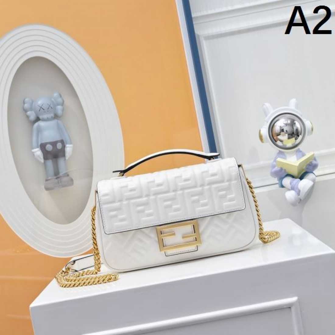 斬新で FENDI フェンデイ 偽物 ショルダーバッグ ラグジュアリーな