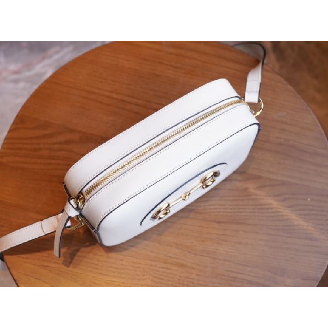 鮮やかでダイナミックな GUCCI グッチ 偽物 ショルダーバッグ 