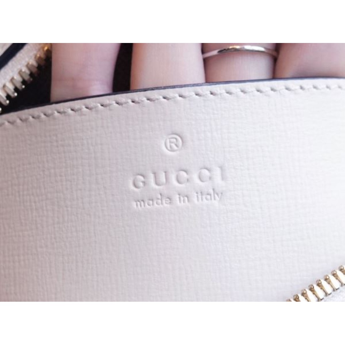 鮮やかでダイナミックな GUCCI グッチ 偽物 ショルダーバッグ 