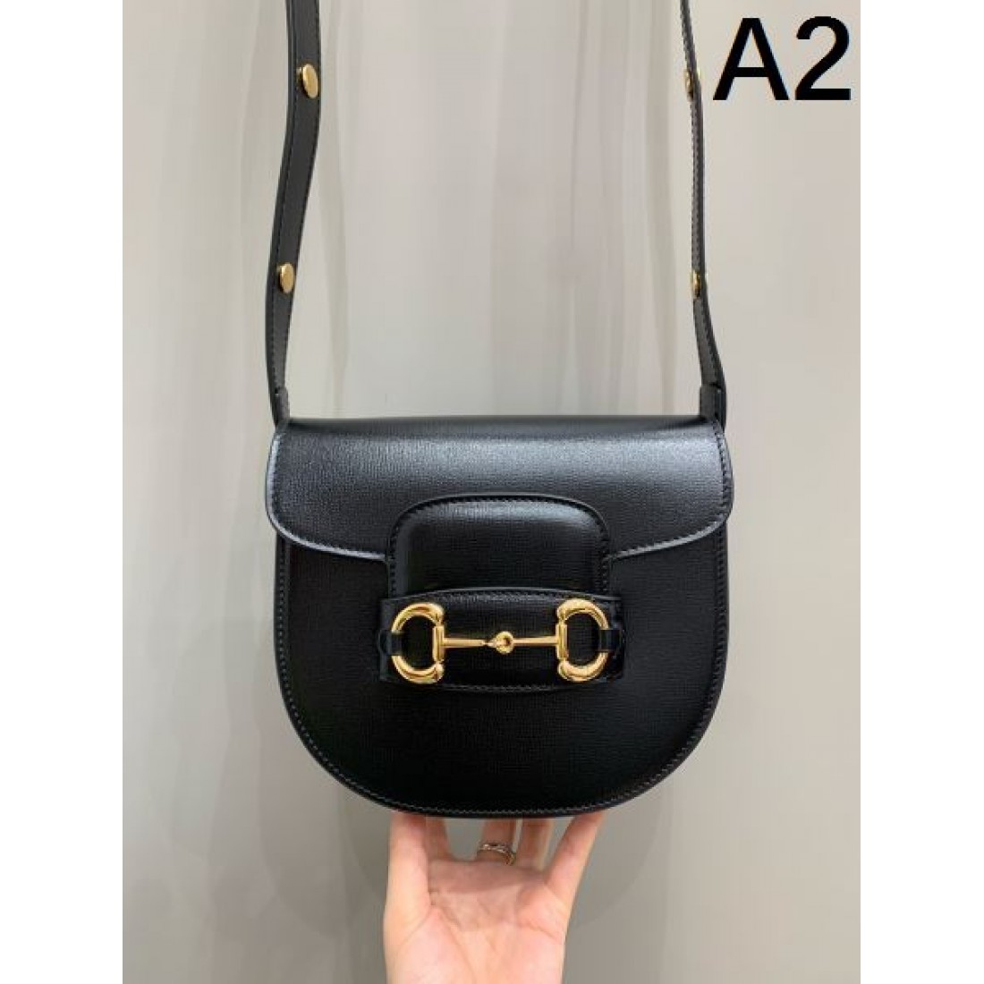 GUCCI グッチ 偽物 ショルダーバッグ モダンでフェミニンな輝き