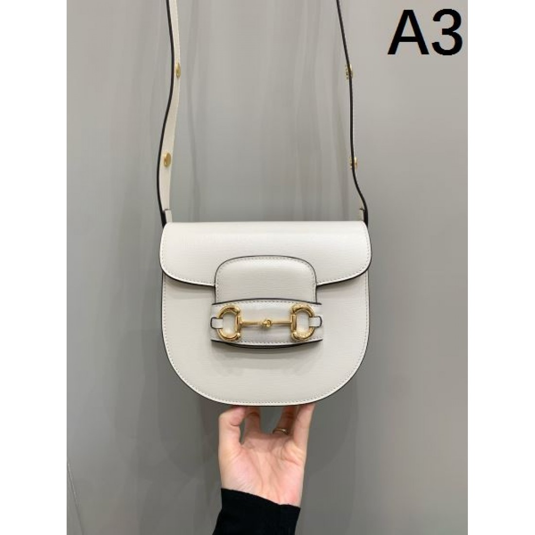 GUCCI グッチ 偽物 ショルダーバッグ モダンでフェミニンな輝き