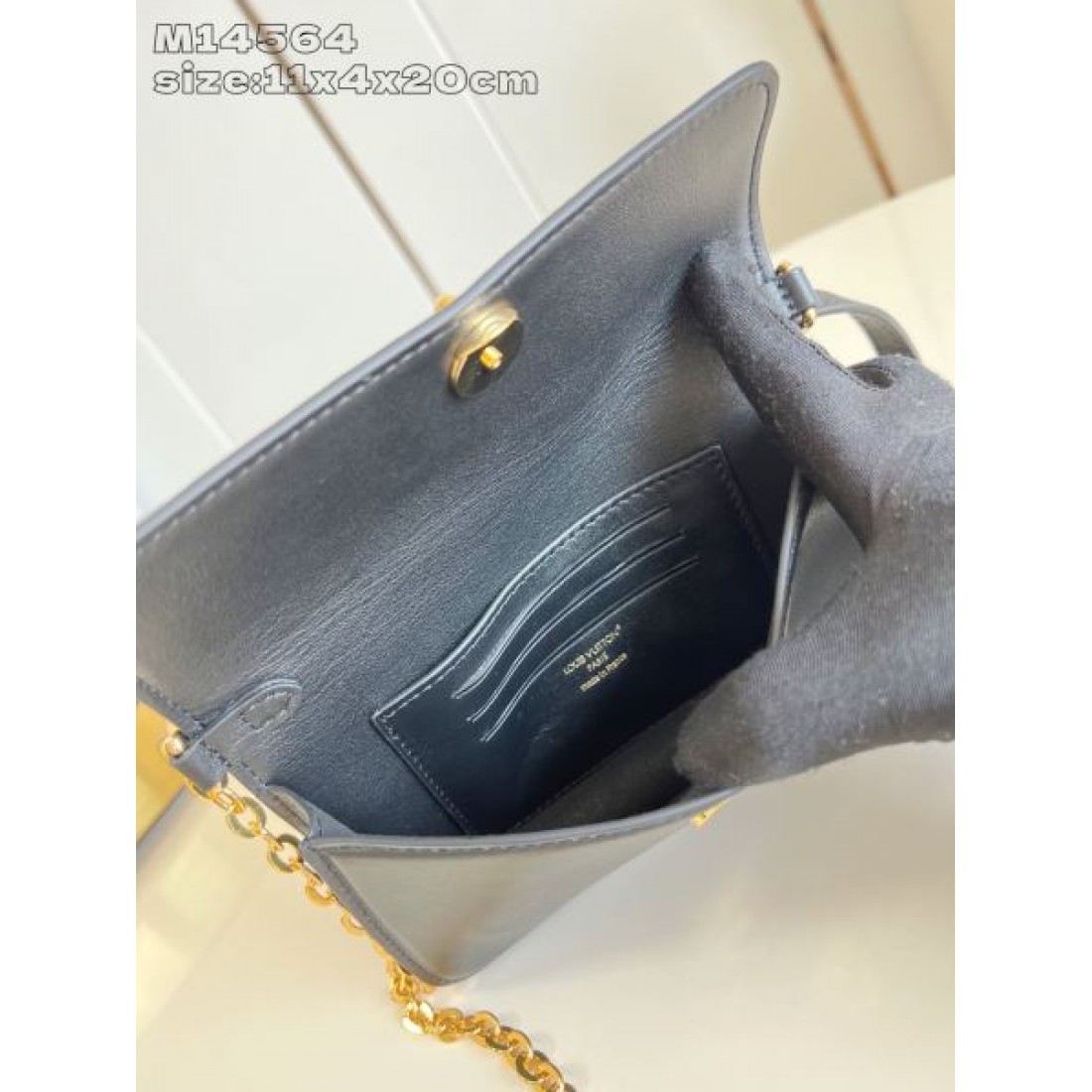 落ち着いた 色合いが魅力 ルイヴィトン スーパーコピー ショルダーバッグ LOUIS VUITTON