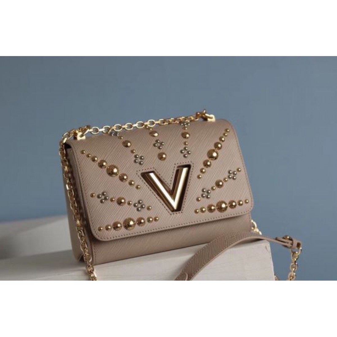 LOUIS VUITTON ルイヴィトン スーパー コピー ショルダーバッグ 機能的 佇まい