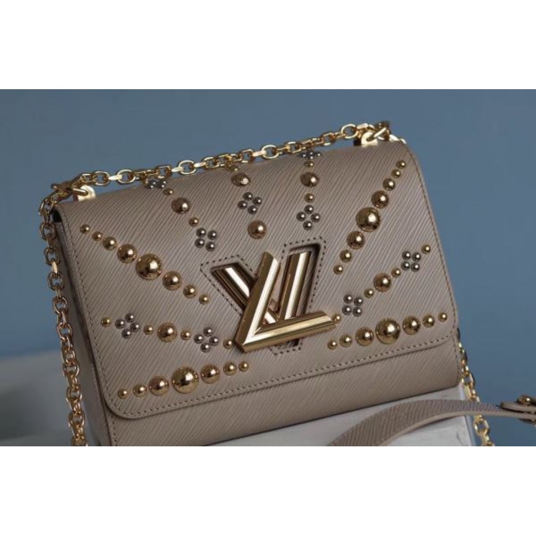 LOUIS VUITTON ルイヴィトン スーパー コピー ショルダーバッグ 機能的 佇まい