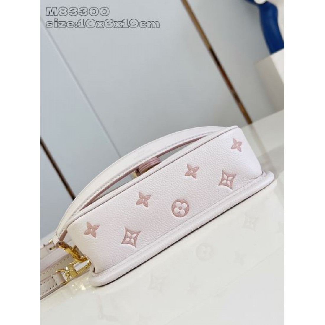 秋のお洒落コーデ LOUIS VUITTON ルイヴィトン コピー ショルダーバッグ 年末年始スペシャル