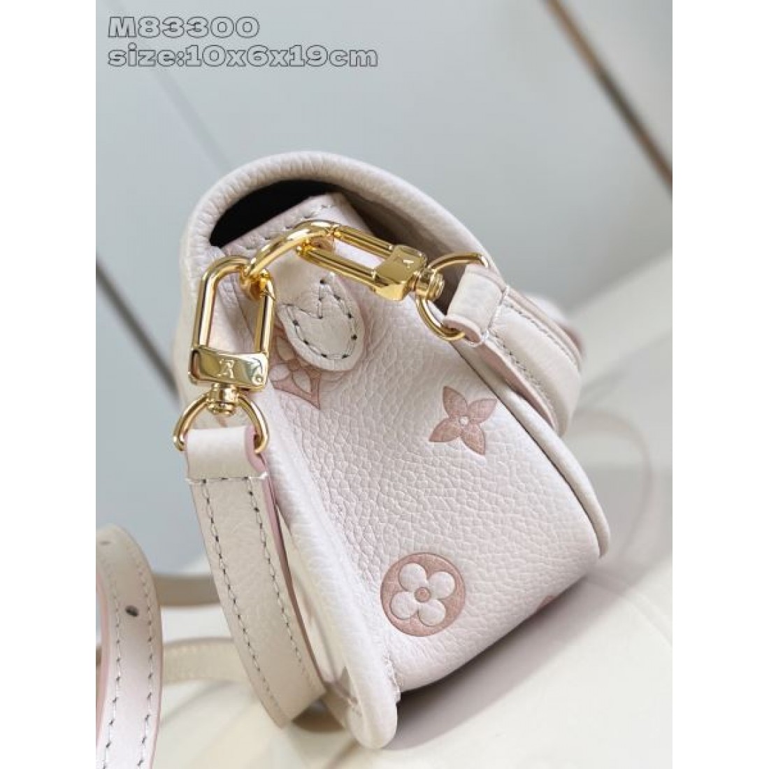 秋のお洒落コーデ LOUIS VUITTON ルイヴィトン コピー ショルダーバッグ 年末年始スペシャル