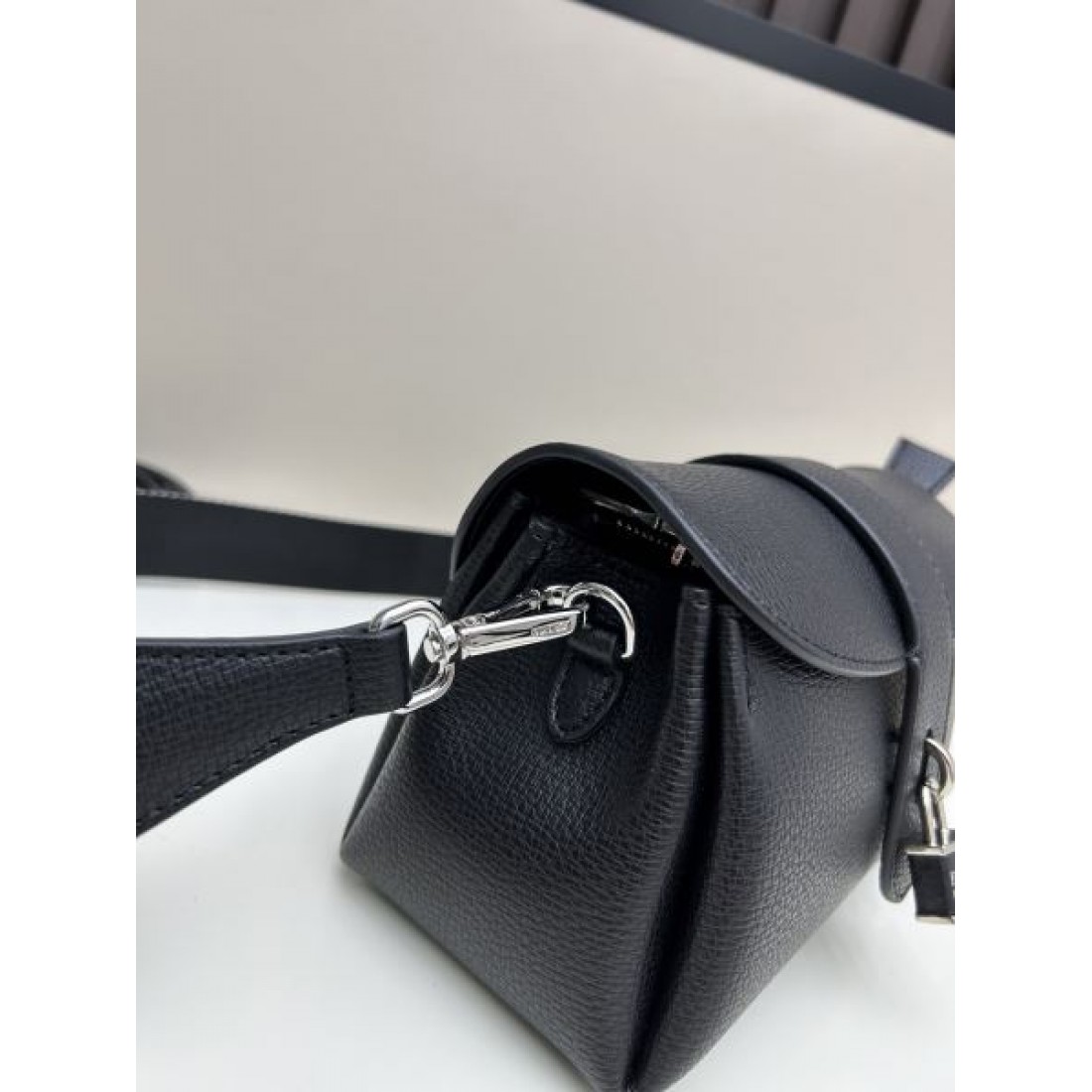 ギフトにも最適 PRADA プラダ コピー ショルダーバッグ ファッション好き必見