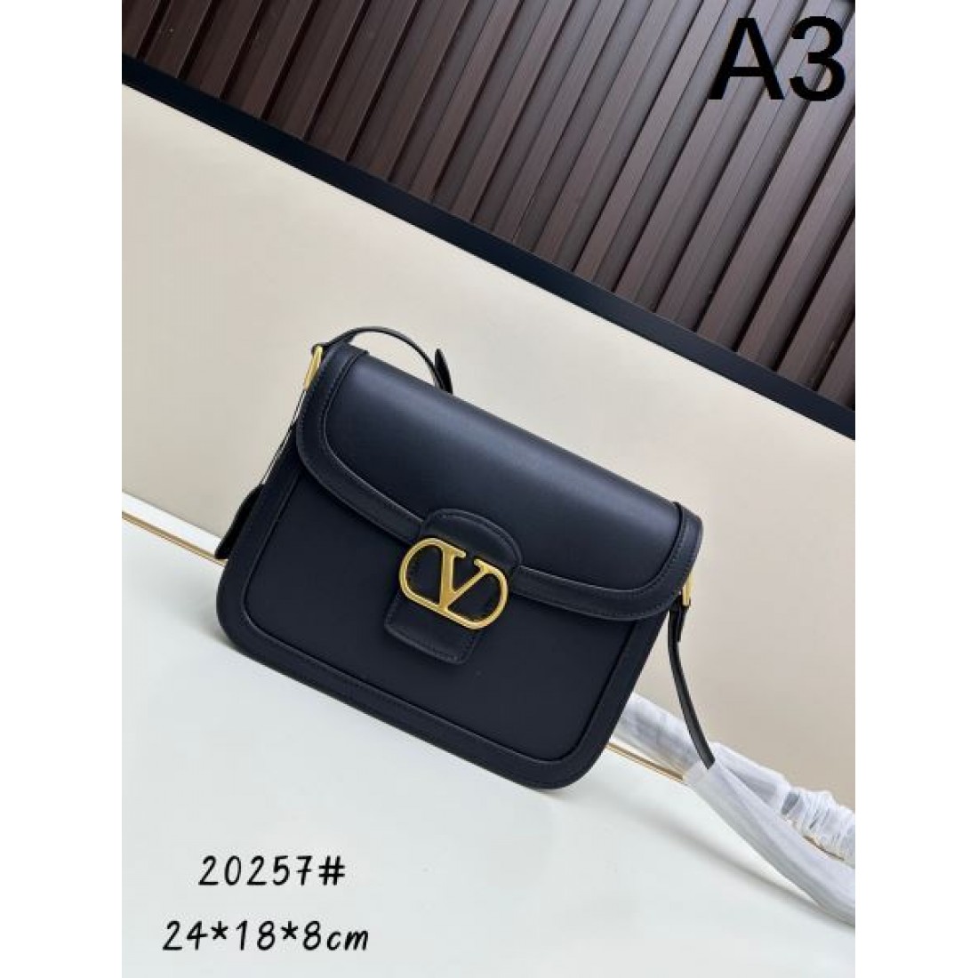 お洒落さん必携 VALENTINO ヴァレンティノ コピー ショルダーバッグ 自分へのご褒美に