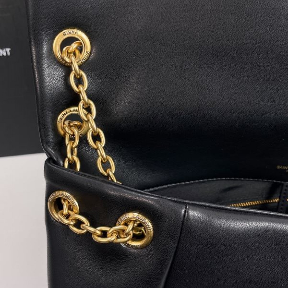 迷わずゲット YSL イヴ サンローラン コピー ショルダーバッグ これは買い