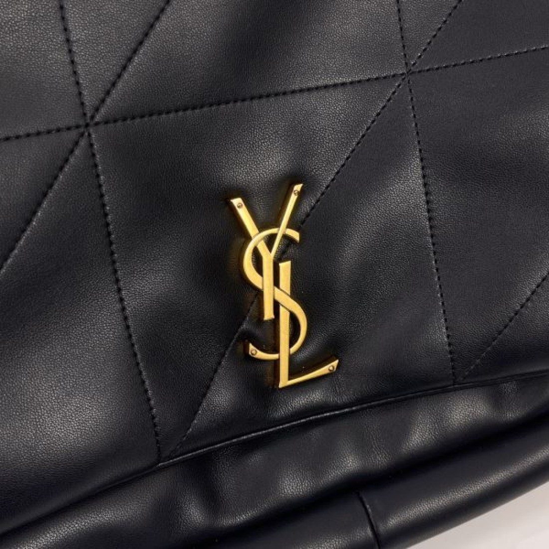 迷わずゲット YSL イヴ サンローラン コピー ショルダーバッグ これは買い
