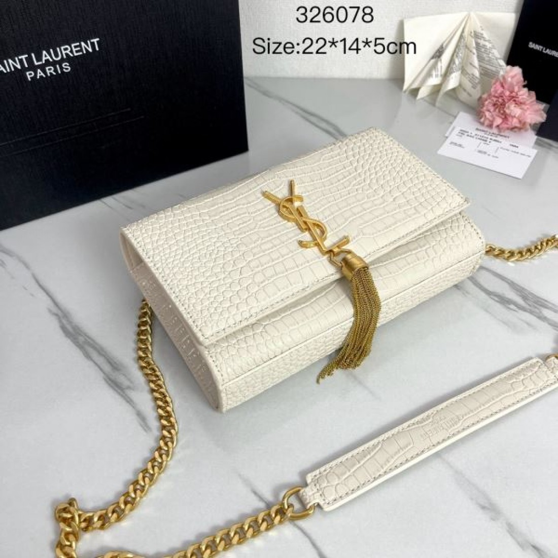 季節感たっぷり YSL イヴ サンローラン コピー ショルダーバッグ 旬コーデに最適