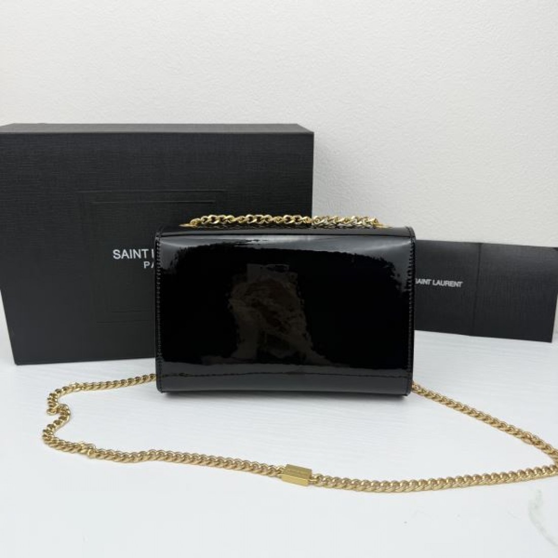 春の新生活にぴったり YSL イヴ サンローラン コピー ショルダーバッグ 秋のお洒落コーデ
