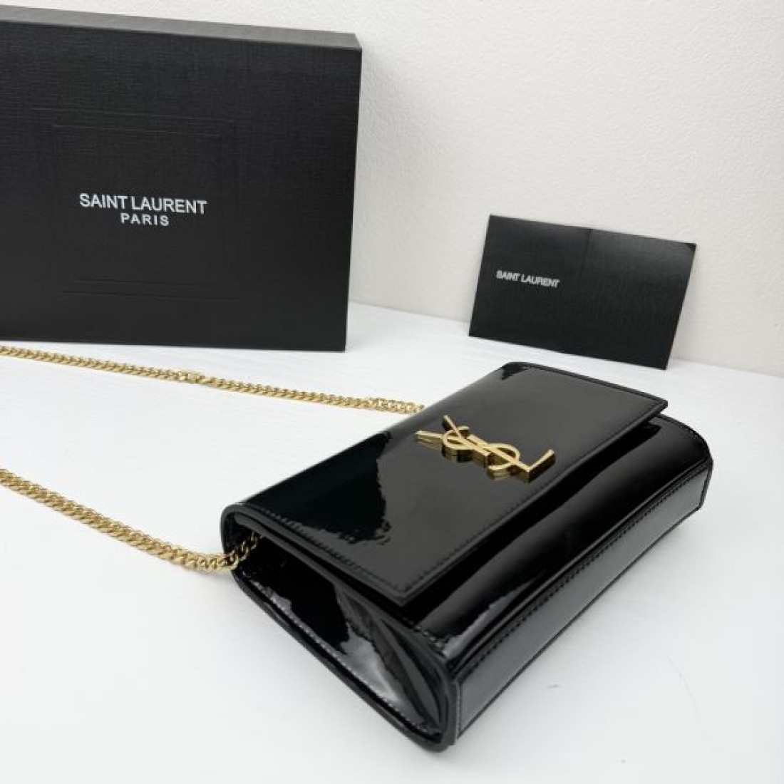 春の新生活にぴったり YSL イヴ サンローラン コピー ショルダーバッグ 秋のお洒落コーデ