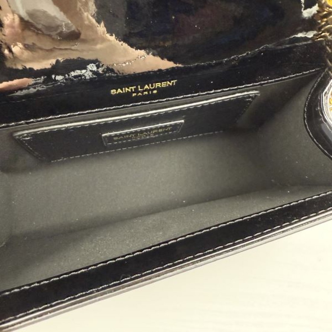 春の新生活にぴったり YSL イヴ サンローラン コピー ショルダーバッグ 秋のお洒落コーデ