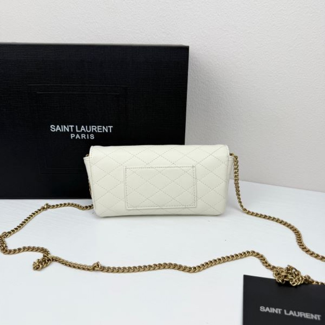 新春初売り YSL イヴ サンローラン コピー ショルダーバッグ 春の新生活にぴったり