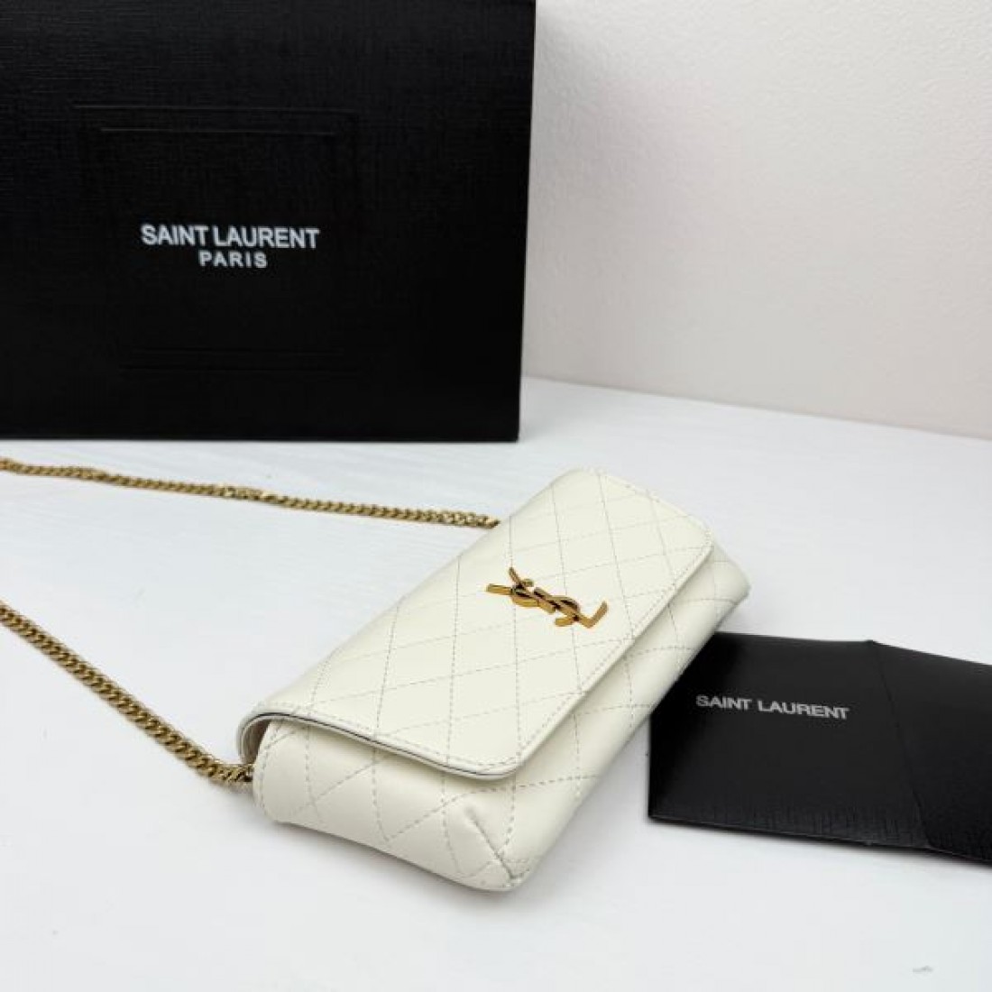 新春初売り YSL イヴ サンローラン コピー ショルダーバッグ 春の新生活にぴったり