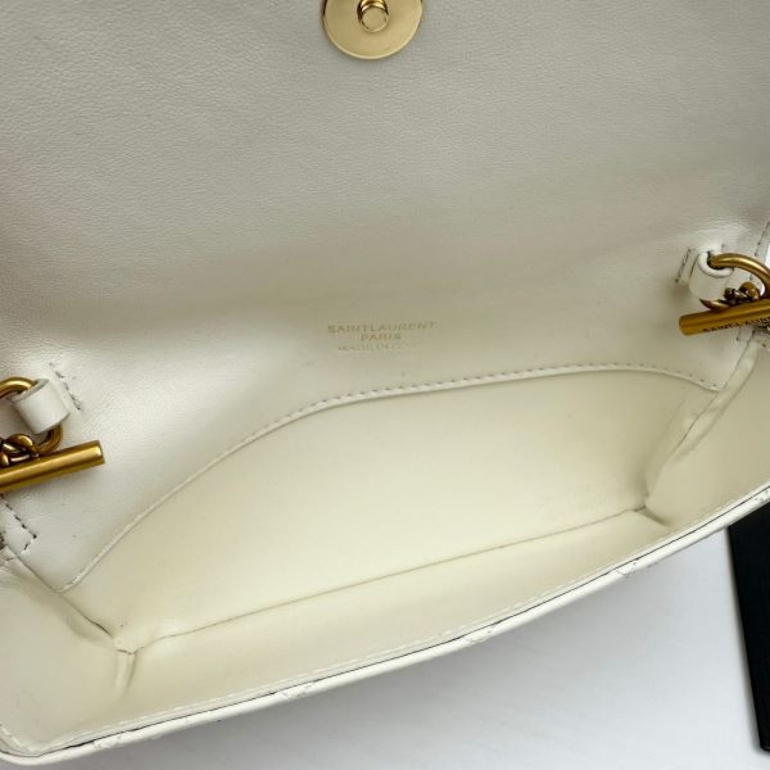 新春初売り YSL イヴ サンローラン コピー ショルダーバッグ 春の新生活にぴったり