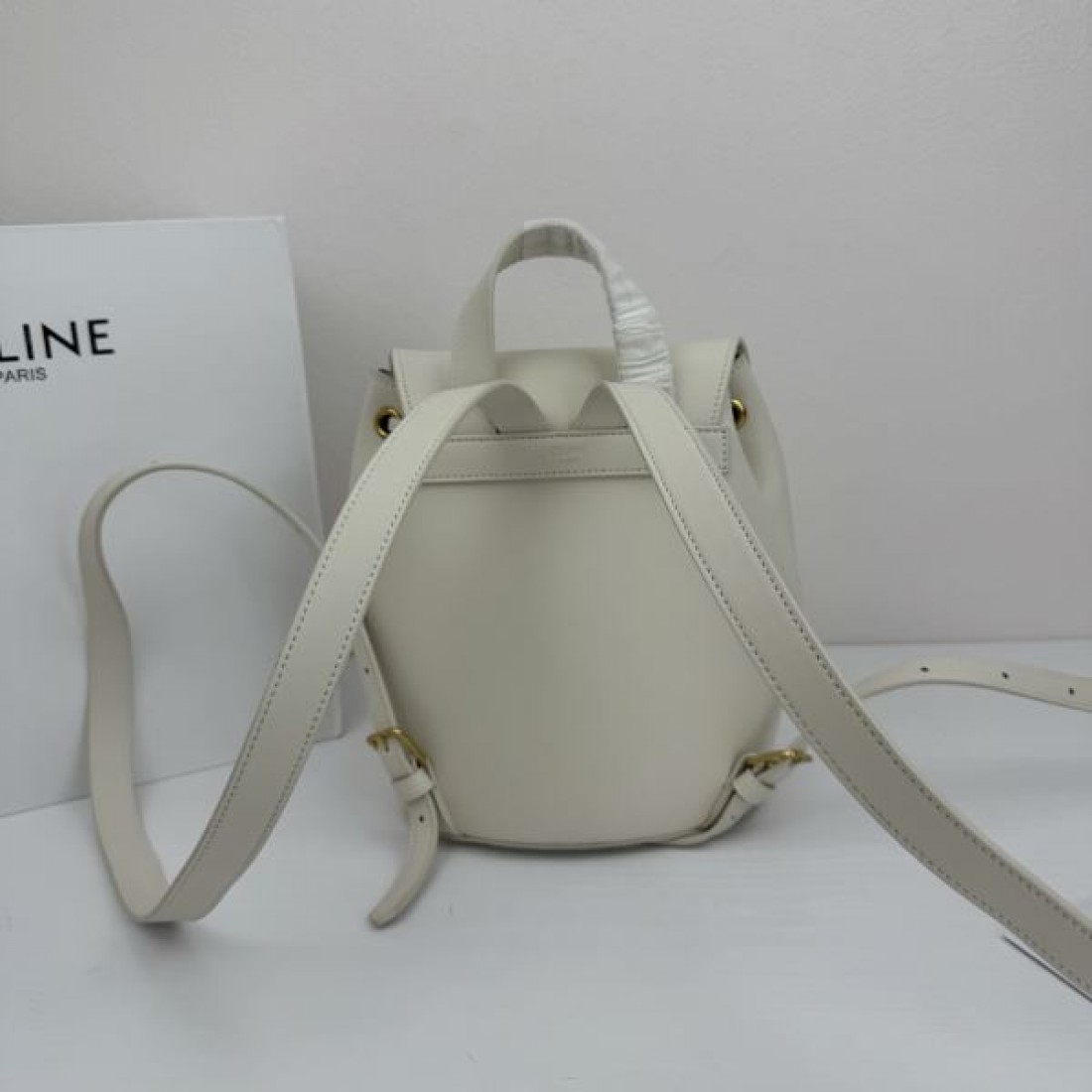 秋冬マストアイテム CELINE セリーヌ コピー バックパック この夏を彩る