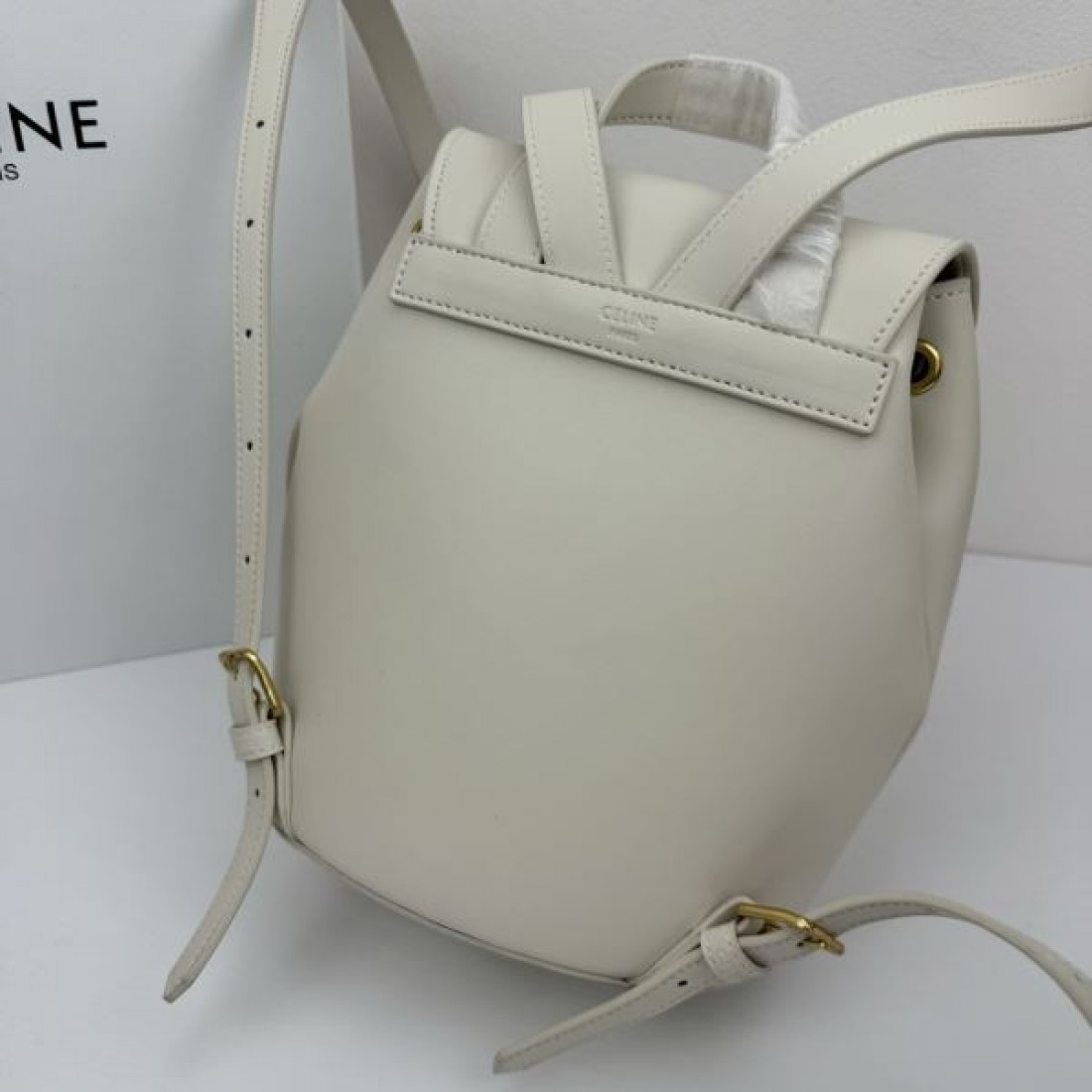 秋冬マストアイテム CELINE セリーヌ コピー バックパック この夏を彩る