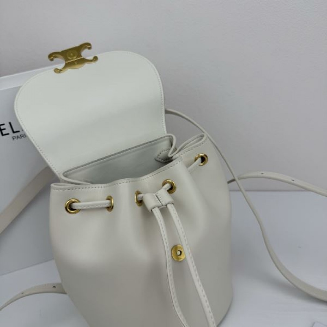 秋冬マストアイテム CELINE セリーヌ コピー バックパック この夏を彩る