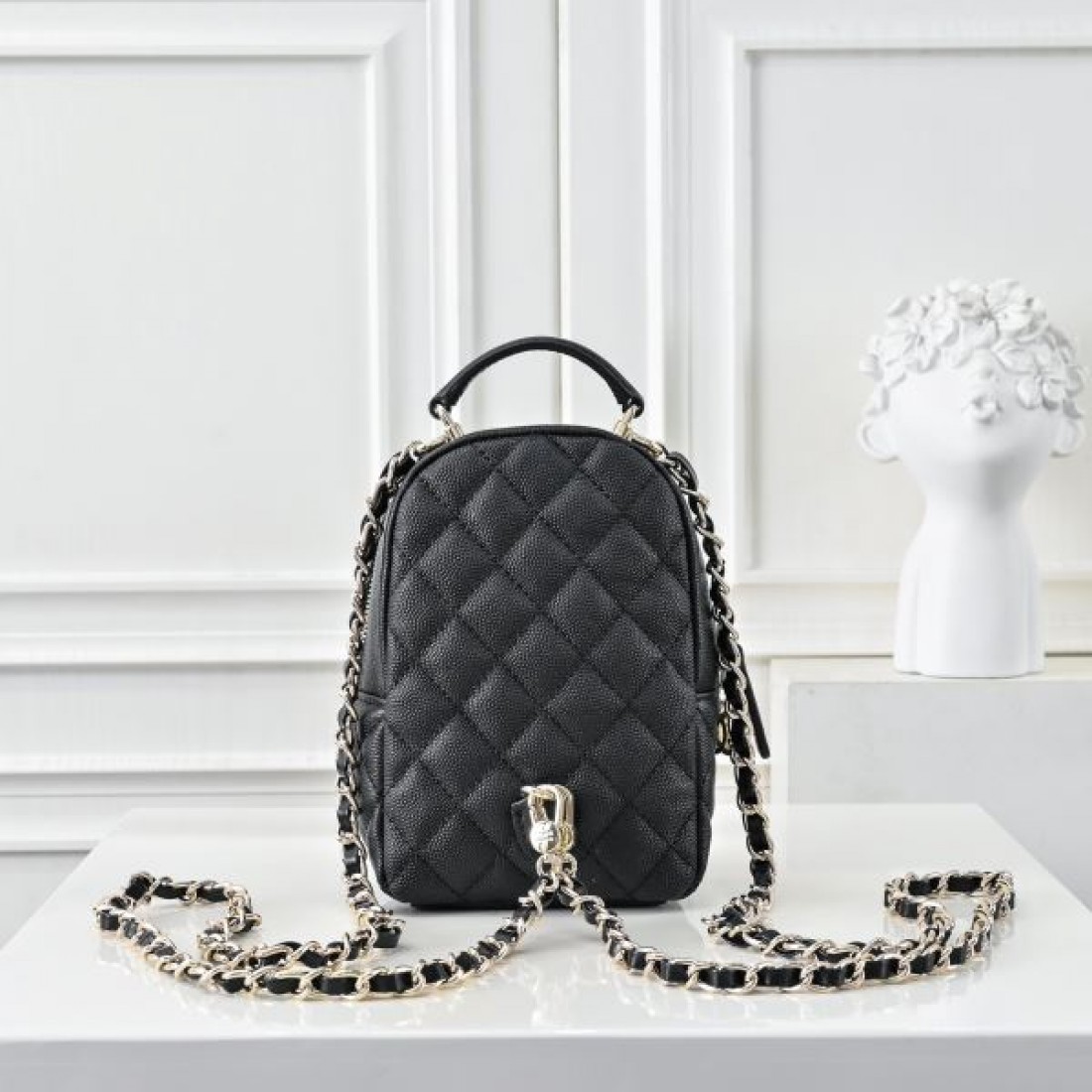セレブ御用達 CHANEL シャネル コピー バックパック ラグジュアリーな魅力