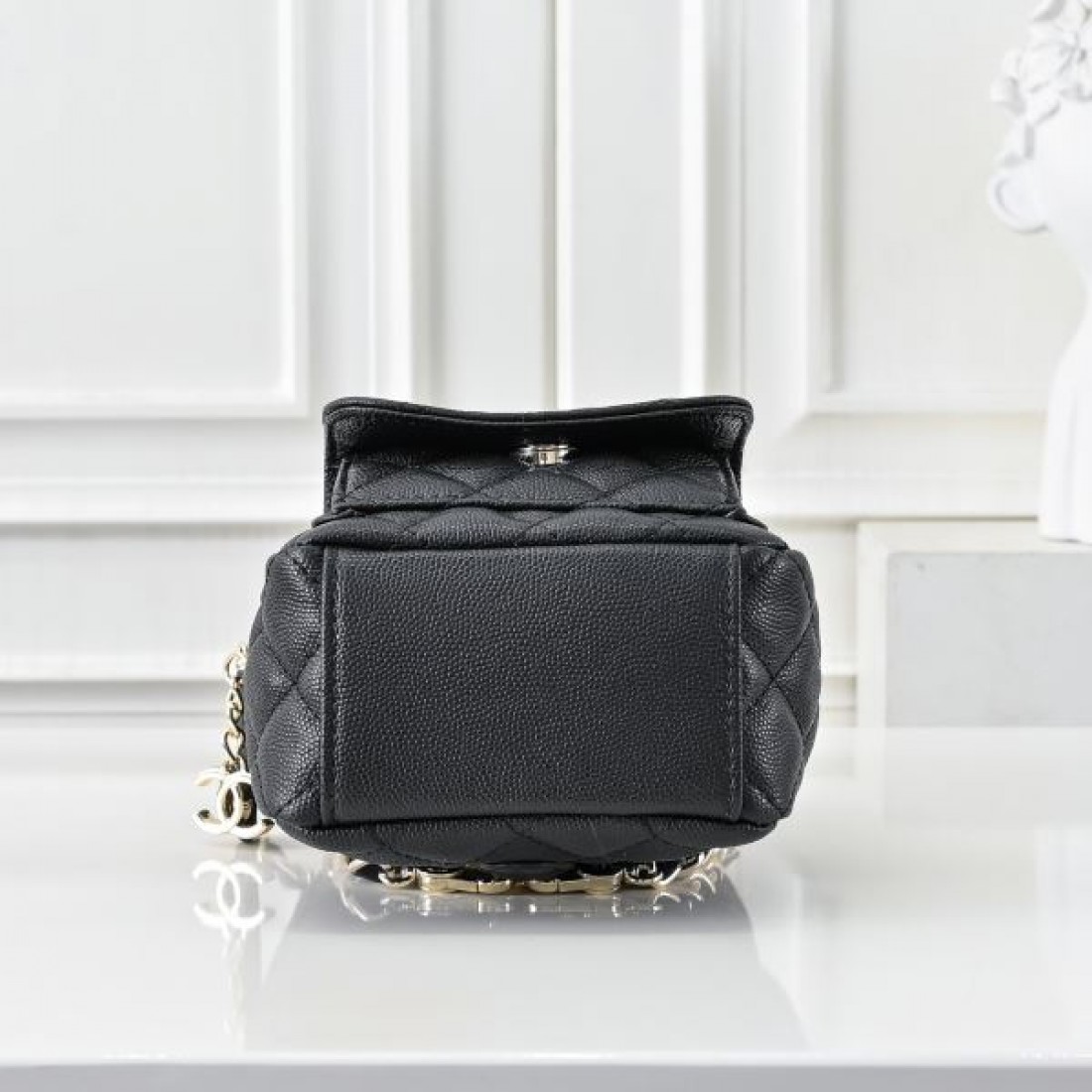 セレブ御用達 CHANEL シャネル コピー バックパック ラグジュアリーな魅力