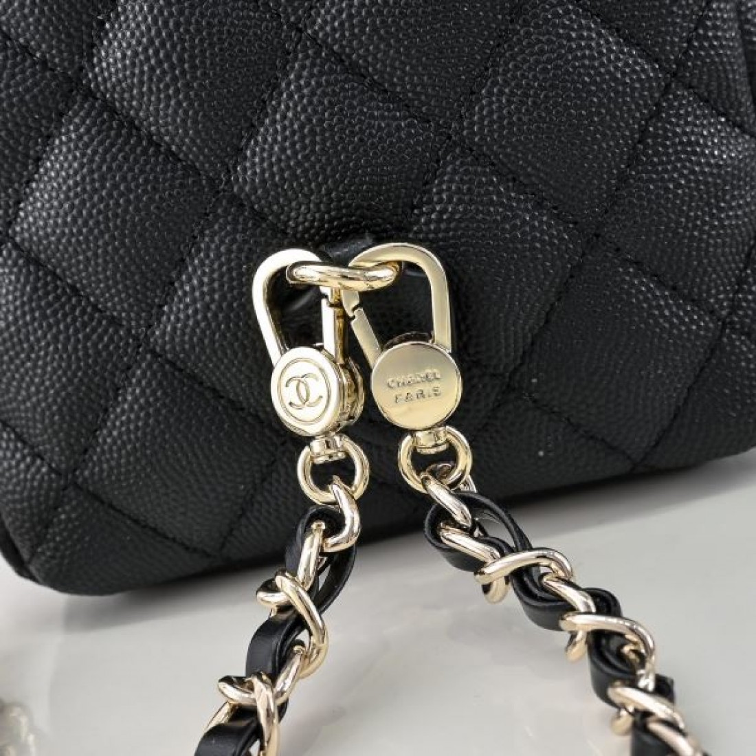 セレブ御用達 CHANEL シャネル コピー バックパック ラグジュアリーな魅力