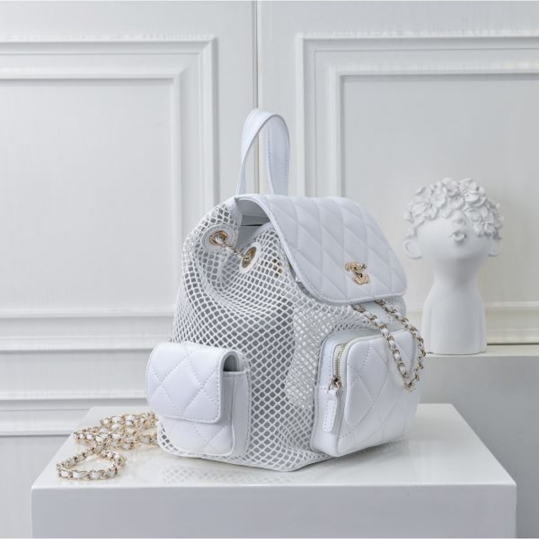 優雅で洗練された雰囲気漂う CHANEL シャネル スーパーコピー バッグ