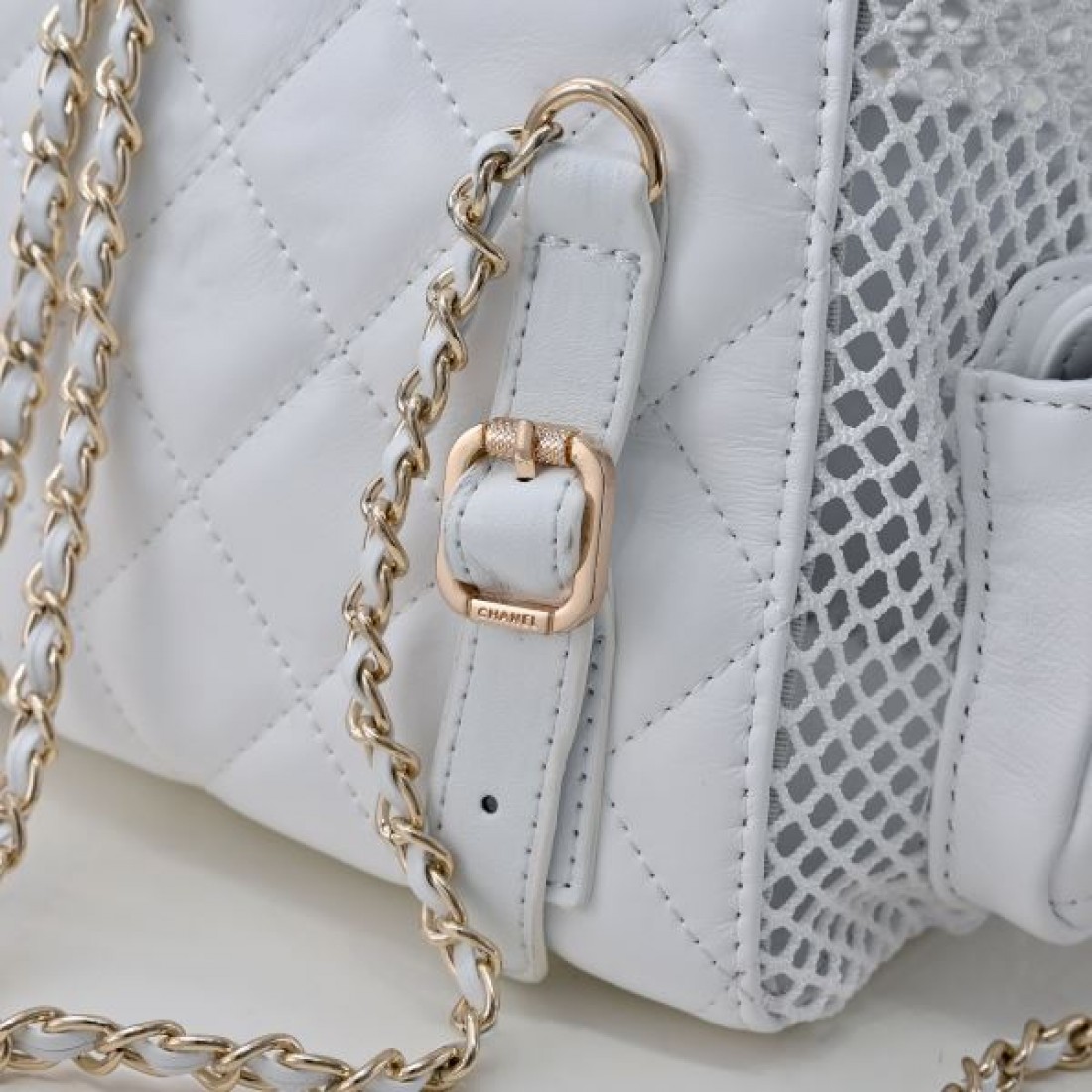 優雅で洗練された雰囲気漂う CHANEL シャネル スーパーコピー バッグ