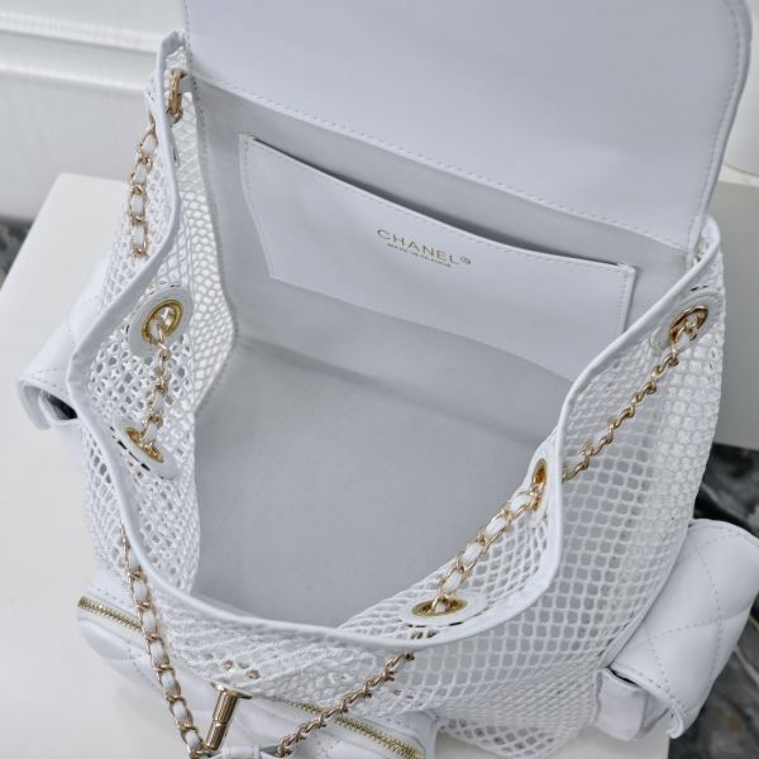 優雅で洗練された雰囲気漂う CHANEL シャネル スーパーコピー バッグ