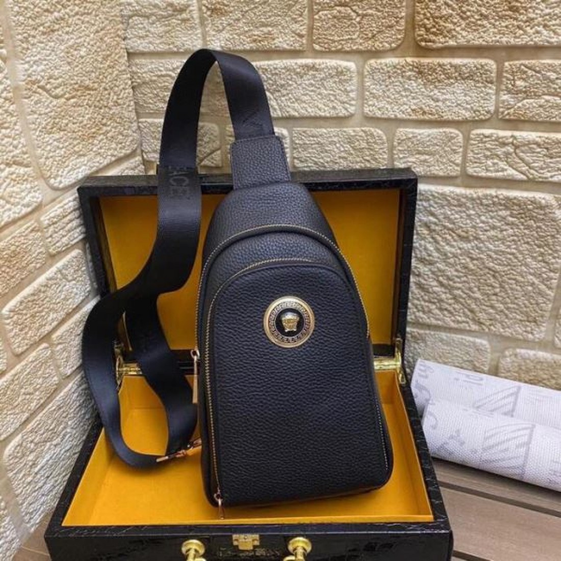 早い者勝ち VERSACE ヴェルサーチェ コピー チェストバッグ 見逃し厳禁