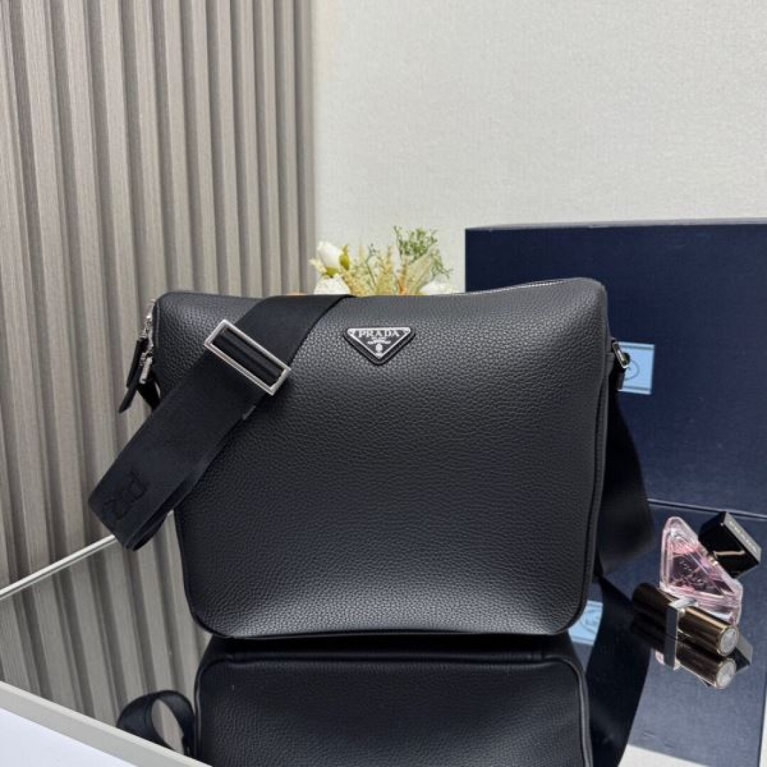 話題沸騰中 PRADA プラダ コピー ショルダーバッグ 最新トレンド