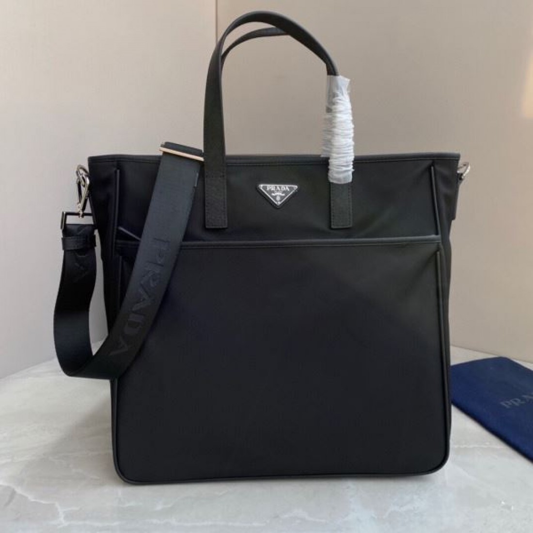 PRADA プラダ コピー ブリーフケース タフで知的な印象が魅力