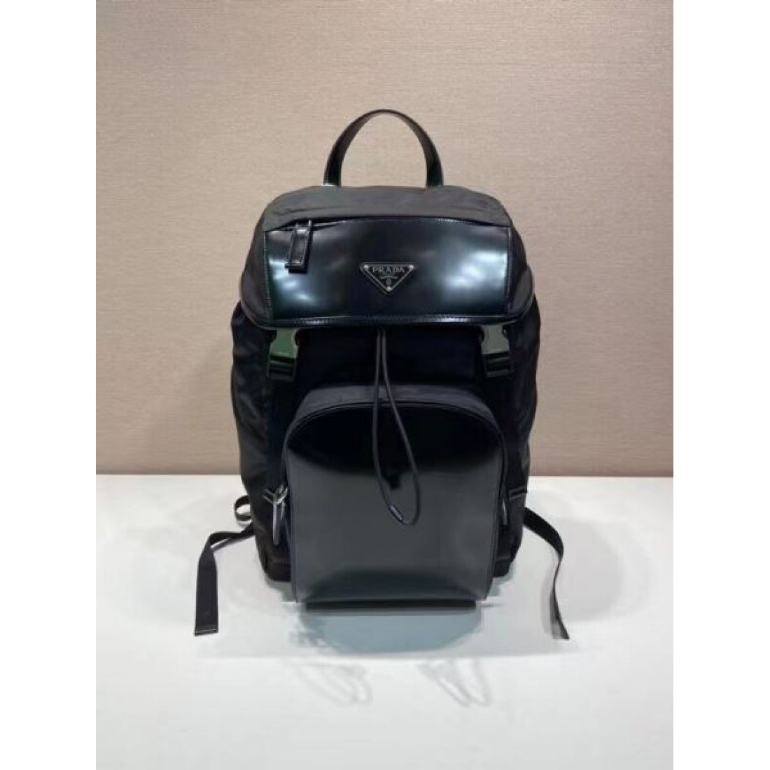 機能美と上品さを兼ね備えた PRADA プラダ コピー バックパック