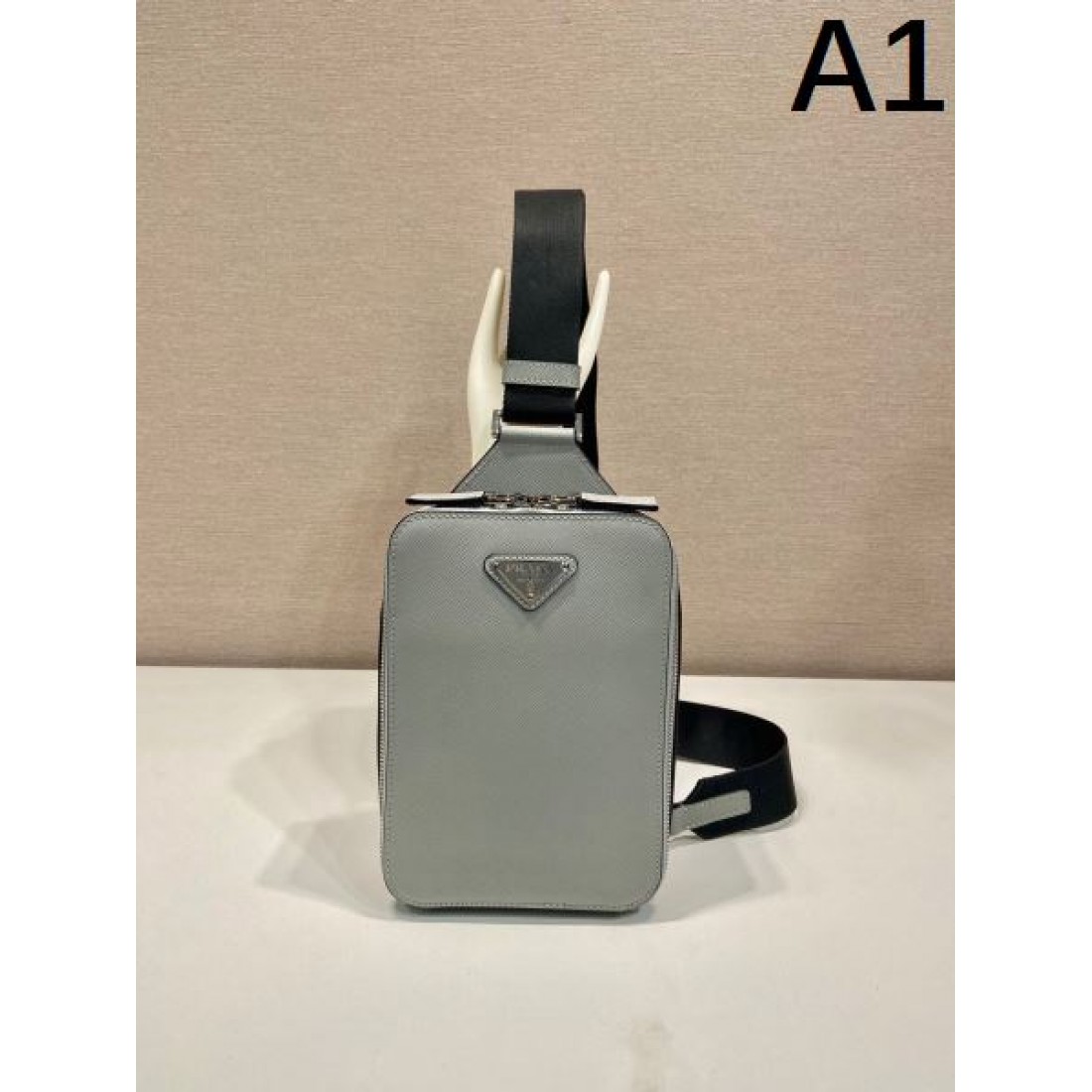 迷わずゲット PRADA プラダ コピー チェストバッグ これは買い