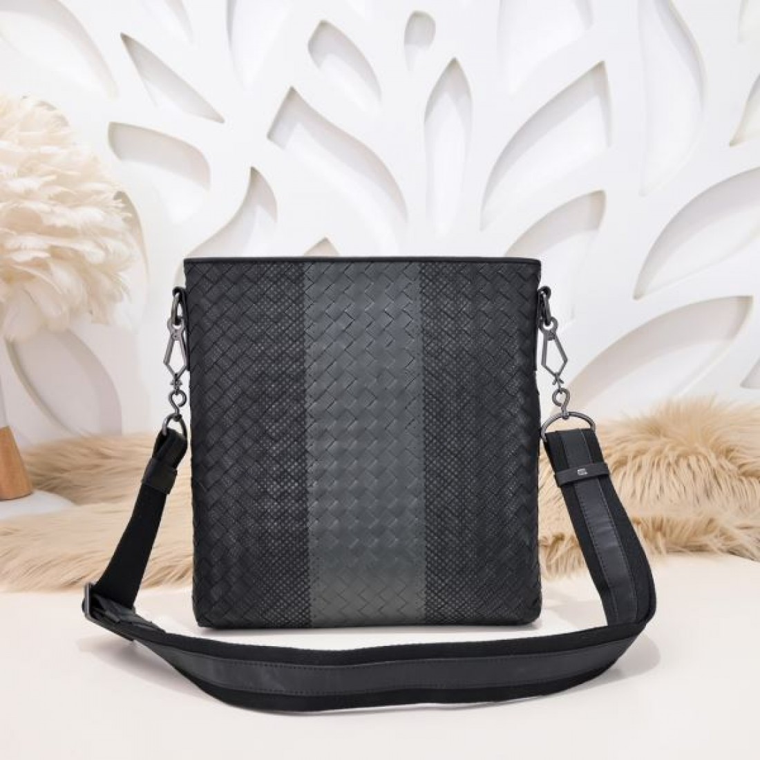 大人女子必見 BOTTEGA VENETA ボッテガヴェネタ コピー ショルダーバッグ 絶妙なデザイン