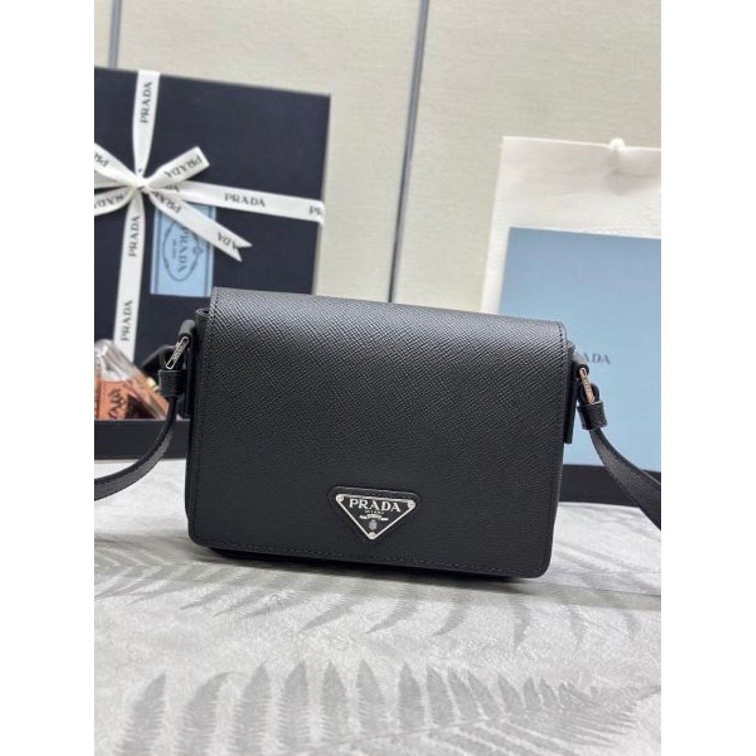 海外の顧客限定 PRADA プラダ コピー ショルダーバッグ 流行トレンド