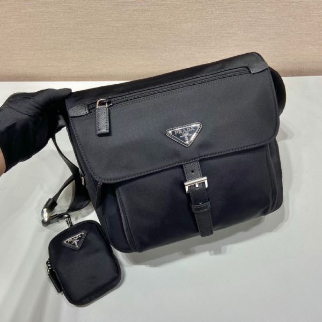 PRADA プラダ コピー ショルダーバッグ エレガントで機能的な魅力